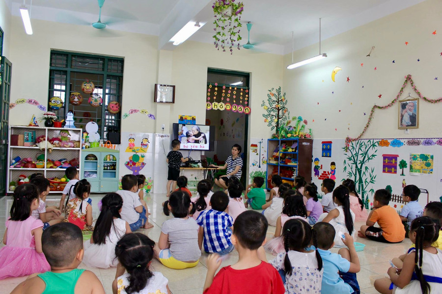 Trẻ cần được yêu thương (ảnh minh họa -nguồn internet) Trẻ cần được yêu thương (ảnh minh họa -nguồn internet)