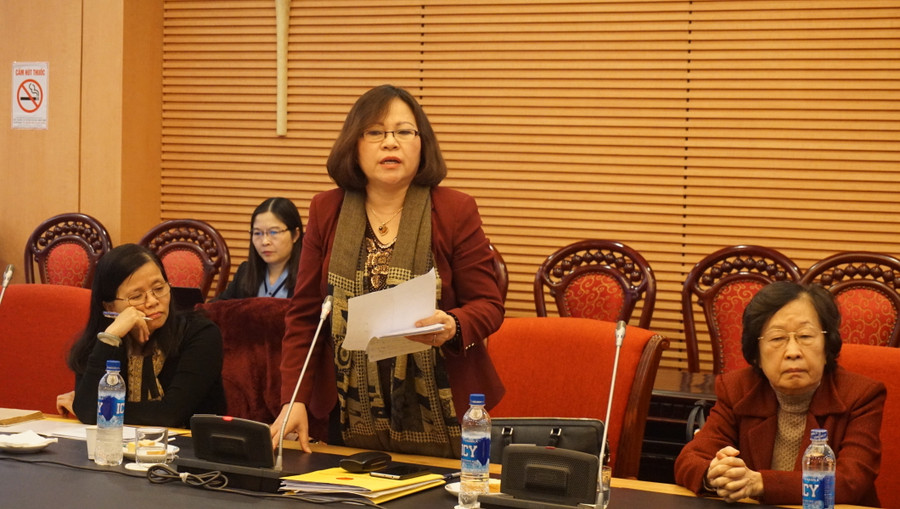 Bà Ngô Thị Minh , Phó Chủ nhiệm Ủy ban VHGDTNTN&NĐ của Quốc hội phát biểu tại tọa đàm
