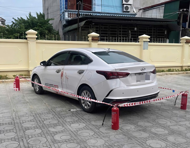 Chiếc xe của nạn nhân Nguyễn Văn Đ. z7160596559000ae8c1e338c69501e7aa1b33284883771-15442698.jpg