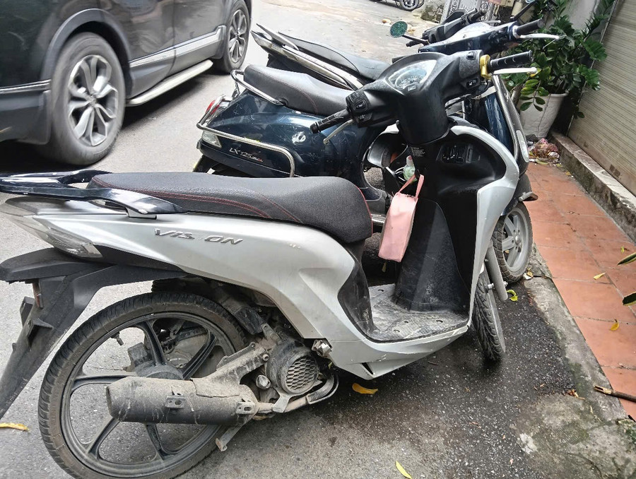 Xe máy các đối tượng dùng để gây án. z6797580406268-e3ed38f0b077063bf2afbb649ce80514.jpg