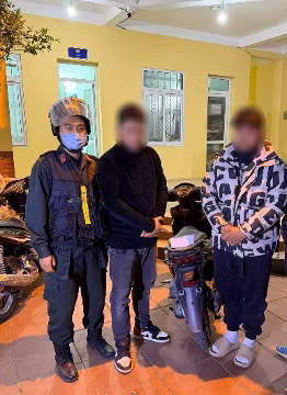 Hai đối tượng bị bắt giữ.(Ảnh:CAHN).