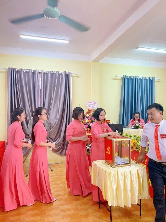 បោះឆ្នោតជ្រើសរើសគណៈកម្មាធិក ាធិការនាយកសិក្សា អនុវិទ្យាល័យ និង វិទ្យាល័យ ព័ត៌មានបន្ថែម 12.jpg