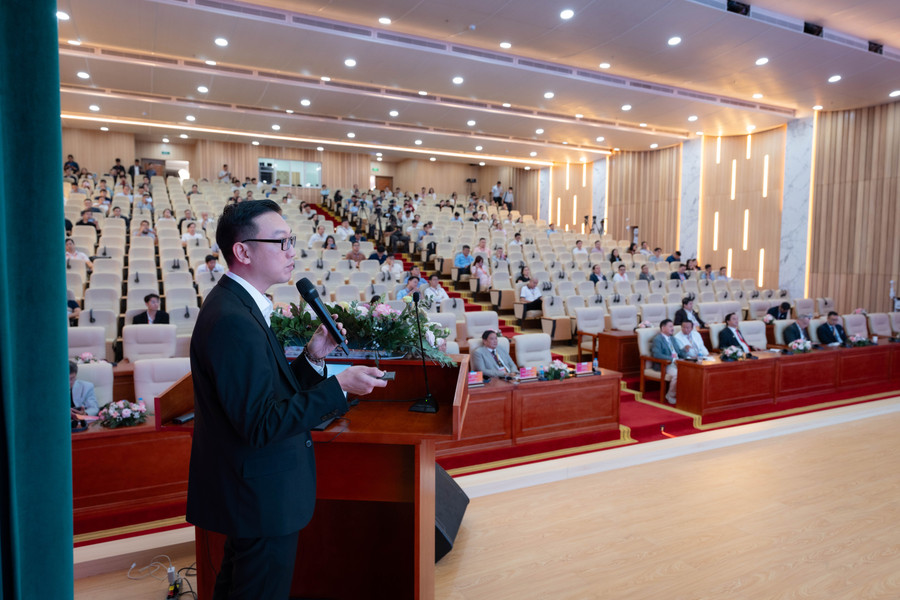 Kỹ thuật phẫu thuật thu gọn ngực phì đại không sẹo dọc tại SIAM Thailand