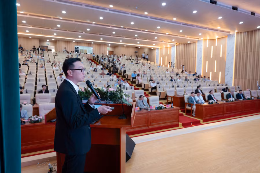 Kỹ thuật phẫu thuật thu gọn ngực phì đại không sẹo dọc tại SIAM Thailand