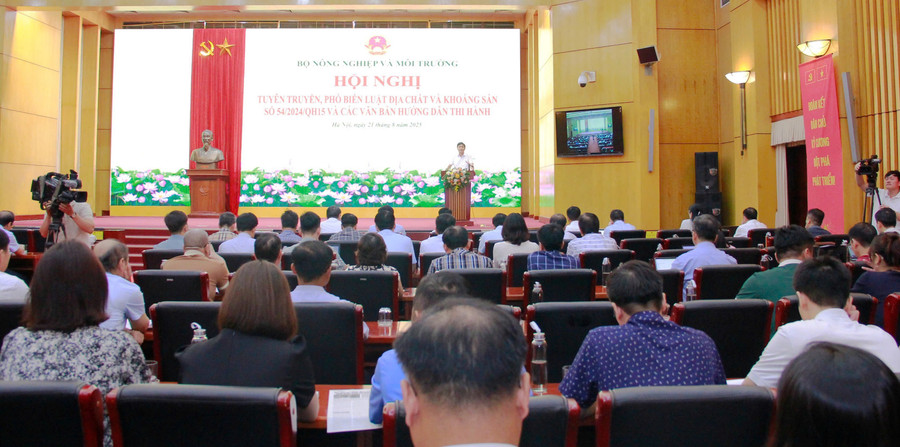 Toàn cảnh Hội nghị.