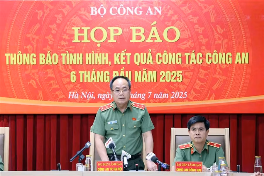 Ảnh: Giám đốc Công an TP Hà Nội thông tin tại buổi họp báo.