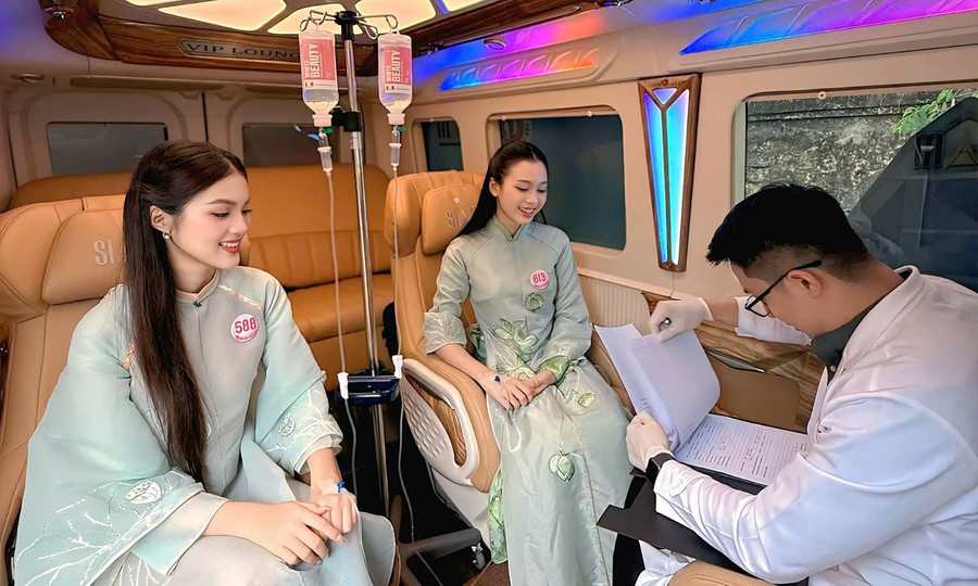 Các thí sinh được thăm khám và tư vấn cùng đội ngũ y bác sĩ chuyên khoa, lựa chọn liệu trình phù hợp nhất với tình trạng làn da. 2.png