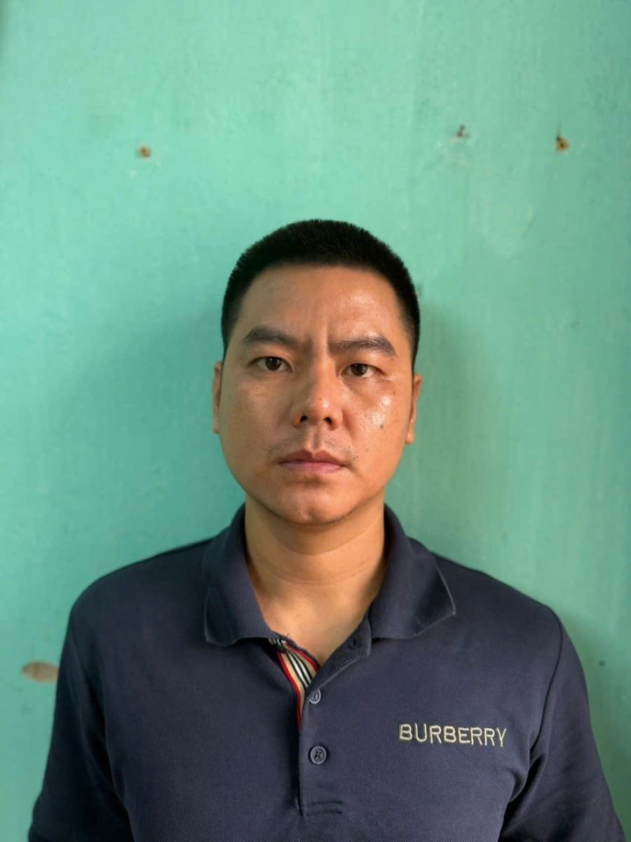Lê Hữu Tuấn tại cơ quan điều tra. 2214-458207ba6117e849b1061.jpg