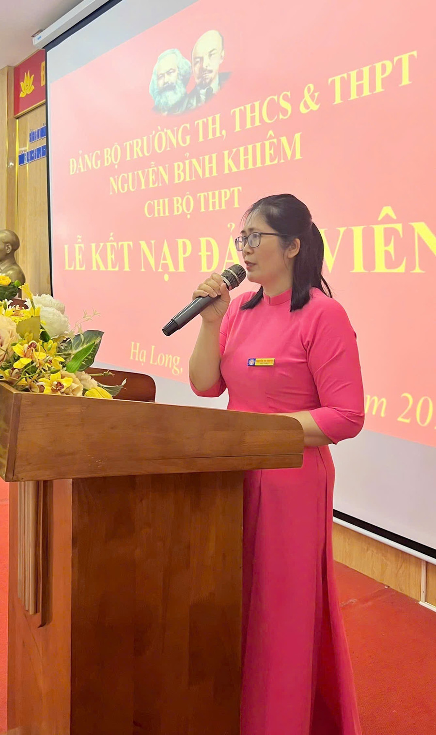 Đồng chí Nguyễn Thị Khuyên - Phó Bí thư Đảng ủy, Bí thư Chi bộ Trung học phổ thông. 4.png