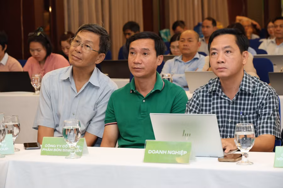 Các đại biểu tham gia sự kiện.