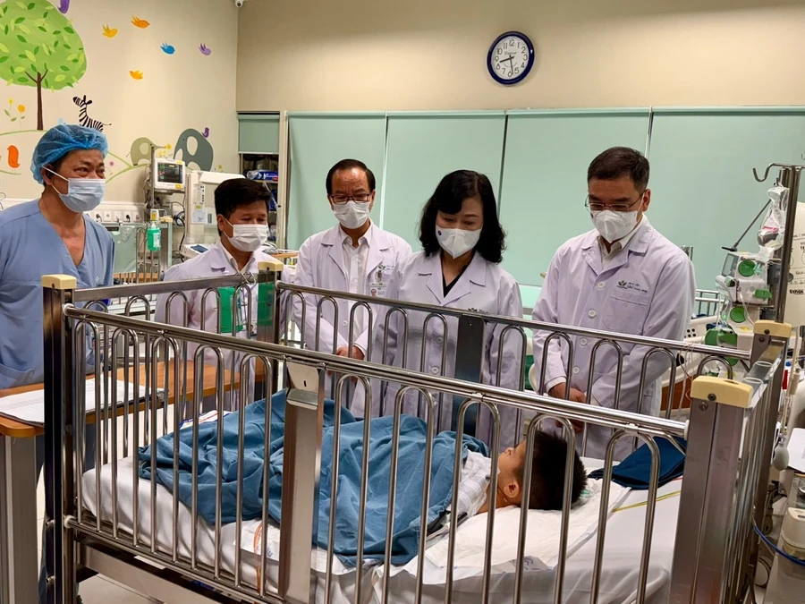 Bộ trưởng Bộ Y tế: Khẩn trương làm rõ vụ 'Bệnh viện yêu cầu đủ tiền mới cấp cứu'