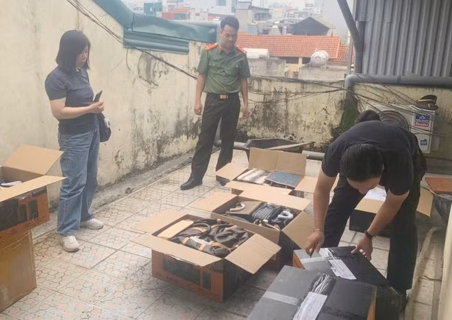 Ảnh: Phát hiện hàng nghìn sản phẩm giả thương hiệu lớn.