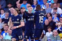 Chùm ảnh: Cole Palmer tiếp tục toả sáng, Chelsea sáng cửa dự Europa League 