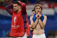Siêu dự bị Italia làm tan nát trái tim người Croatia 
