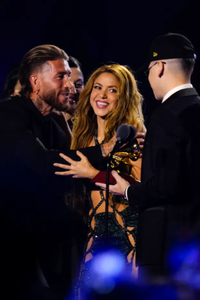 Ca sĩ Shakira ‘giàu to’ nếu yêu Sergio Ramos 