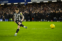 Chelsea trả giá cực đắt cho chiến thắng trước Newcastle 