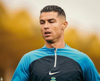 Ronaldo đón sinh nhật 39 tuổi lãng mạn bên bạn gái xinh đẹp