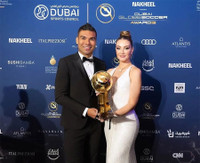 Bạn gái Ronaldo 'chiếm sóng' tại lễ trao giải Globe Soccer Awards