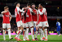 Arsenal thắng lịch sử trước Chelsea, bỏ xa Man City trên bảng xếp hạng