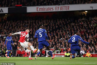 Arsenal thắng lịch sử trước Chelsea, bỏ xa Man City trên bảng xếp hạng