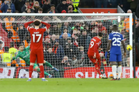 Liverpool hủy diệt Chelsea, vững ngôi đầu Ngoại hạng Anh 