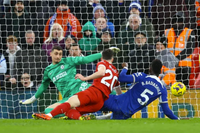 Liverpool hủy diệt Chelsea, vững ngôi đầu Ngoại hạng Anh 