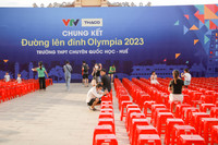 Hối hả chuẩn bị điểm cầu Huế trước giờ 'G' vòng Chung kết Olympia 2023