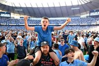 'Người của Man City’ cuồng nhiệt mừng ngôi vương