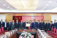 Tổng Bí thư dự Lễ trao Huy hiệu Đảng cho các đồng chí lãnh đạo Ban Nội chính Trung ương
