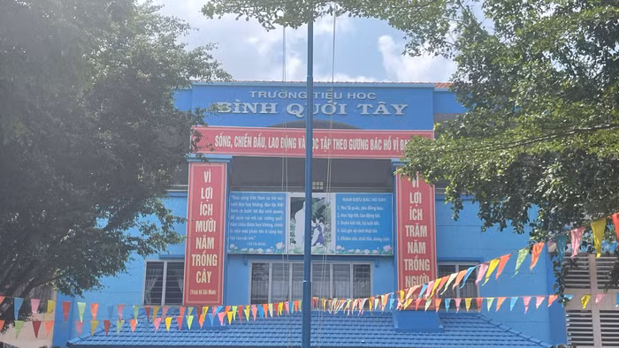 Trường Tiểu học Bình Quới Tây nơi xảy ra sự việc. Ảnh: Hà An.