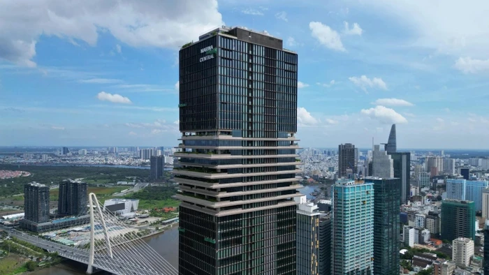 Tòa nhà Saigon Marina IFC cao 55 tầng là công trình đầu tiên trong cơ sở hạ tầng của Trung tâm Tài chính quốc tế tại TPHCM. Ảnh: Phúc Uyên. 