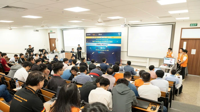 Nhóm sinh viên Trường ĐH Việt Đức giới thiệu dự án tại Vòng bán kết cuộc thi Innoworks năm 2024. Ảnh: BTC.