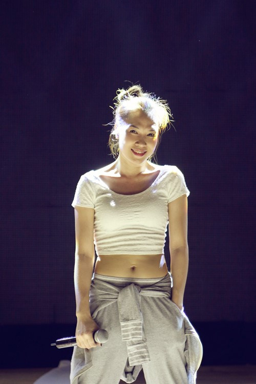 Mỹ Tâm tự tin khoe eo thon trên sàn tập - 3