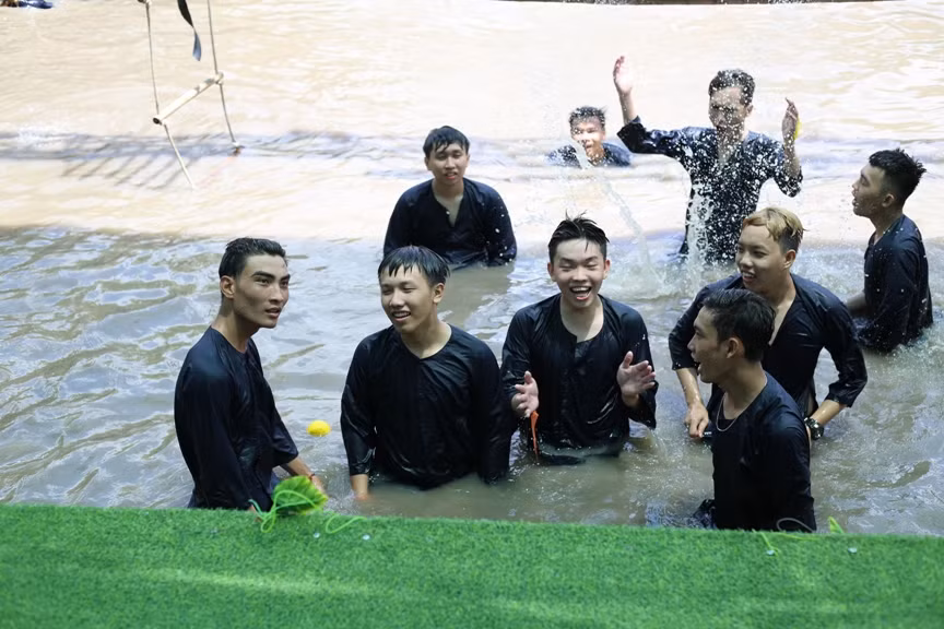 Những khoảnh khắc đáng nhớ The Amazing Race 2019 ảnh 7