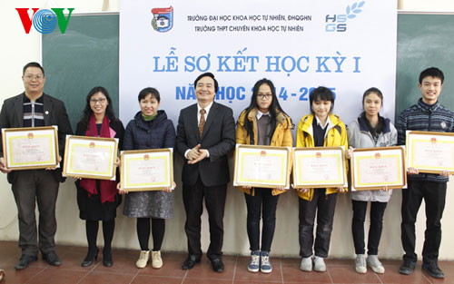 19 học sinh chuyên ĐHKHTN tham dự Olympic quốc tế năm 2015