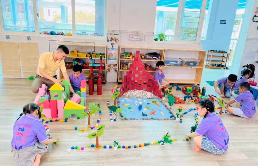 Giờ học của trẻ ở Trường Mầm non Hoa Đào.