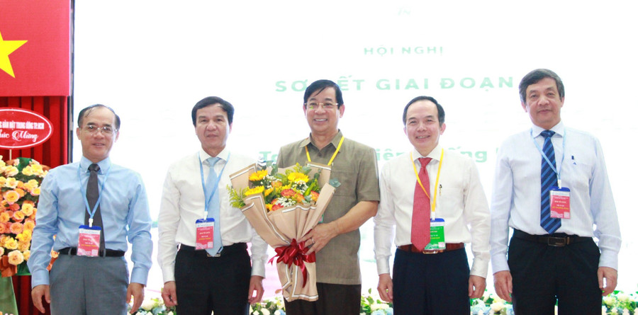 Việc ghép tạng giúp nâng cao kỹ thuật điều trị của bệnh viện và nâng cao tay nghề chuyên môn của đội ngũ y, bác sĩ. Việc ghép tạng giúp nâng cao kỹ thuật điều trị của bệnh viện và nâng cao tay nghề chuyên môn của đội ngũ y, bác sĩ.