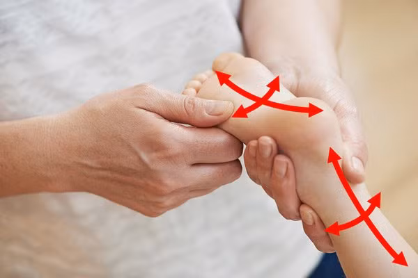 Trẻ thường đi bằng mũi chân, hãy cẩn thận bởi có thể là dấu hiệu bệnh nguy hiểm