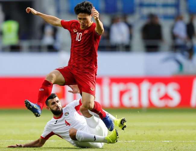 Công Phượng được kỳ vọng sẽ thi đấu ấn tượng trong màu áo đội tuyển quốc gia. Công Phượng được kỳ vọng sẽ thi đấu ấn tượng trong màu áo đội tuyển quốc gia.