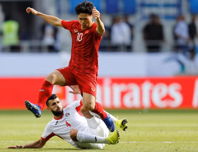 Công Phượng được kỳ vọng sẽ thi đấu ấn tượng trong màu áo đội tuyển quốc gia. Công Phượng được kỳ vọng sẽ thi đấu ấn tượng trong màu áo đội tuyển quốc gia.