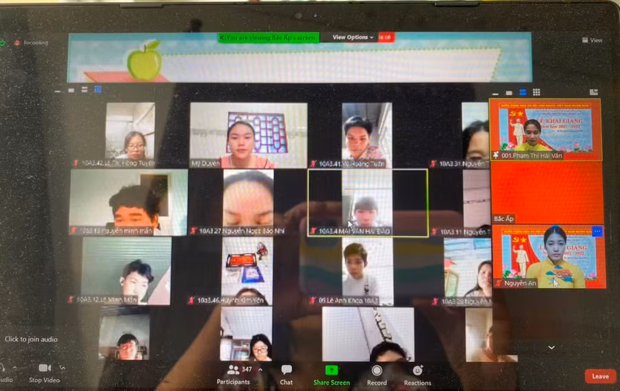 Cô, trò tỉnh Tiền Giang trong giờ học trực tuyến.