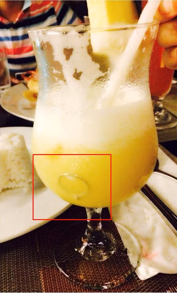 Trên trang cá nhân, Diễm Hương tiết lộ khi đang thưởng thức đồ uống trên bãi biển, cô nhận ra chiếc nhẫn dưới đáy cốc nước, đó cũng là lúc Quang Huy quỳ gối ngỏ lời hỏi cưới cô. Hiện Diễm Hương mang thai ở tháng thứ 5 và dự định lên xe hoa trong thời gian ngắn tới. Bạn trai Quang Huy của người đẹp là quản lý của một trung tâm thể hình ở TP.HCM. Trên trang cá nhân, Diễm Hương tiết lộ khi đang thưởng thức đồ uống trên bãi biển thì cô nhận ra chiếc nhẫn dưới đáy cốc nước, đó cũng là lúc Quang Huy quỳ gối ngỏ lời hỏi cưới cô. Hiện Diễm Hương đang mang thai ở tháng thứ 5 và dự định lên xe hoa trong thời gian ngắn tới. Bạn trai Quang Huy của người đẹp là quản lý của một trung tâm thể dục thể hình tại TP.HCM.