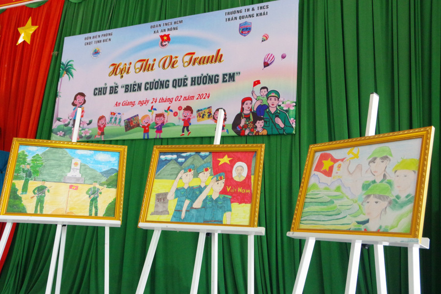 Sản phẩm Mĩ thuật của thí sinh tham dự hội thi.