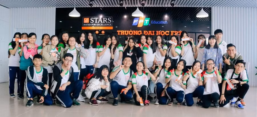 Học sinh Trường THCS quận Ninh Kiều (TP Cần Thơ) trong giờ trải nghiệm hướng nghiệp.