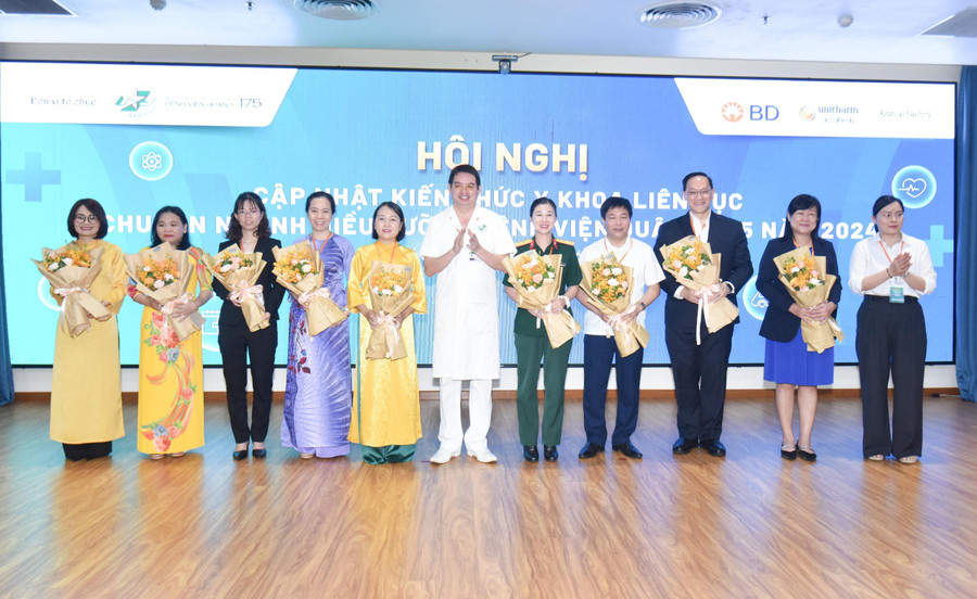 Hội ý có 6 báo cáo với các chuyên đề mang tính thực tiễn với hàm lượng chuyên môn cao.