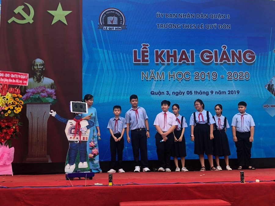 Người bạn đặc biệt của học sinh Trường THCS Lê Quý Đôn-Robot Moza Người bạn đặc biệt của học sinh Trường THCS Lê Quý Đôn-Robot Moza