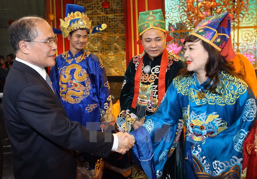 Chủ tịch Quốc hội gặp gỡ các Táo quân 2015 ảnh 2