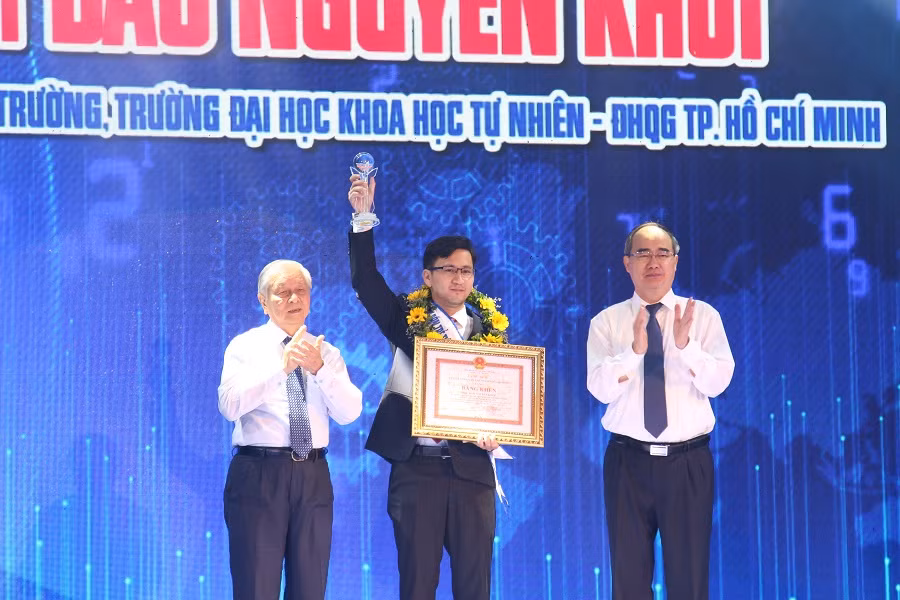 Vinh danh 12 Công dân trẻ tiêu biểu TP.HCM năm 2019