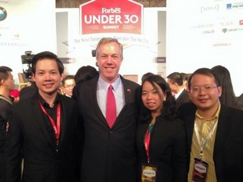 Chân dung người yêu điển trai, tài năng của HH Đặng Thu Thảo ảnh 5 Chân dung người yêu điển trai, tài năng của HH Đặng Thu Thảo ảnh 5