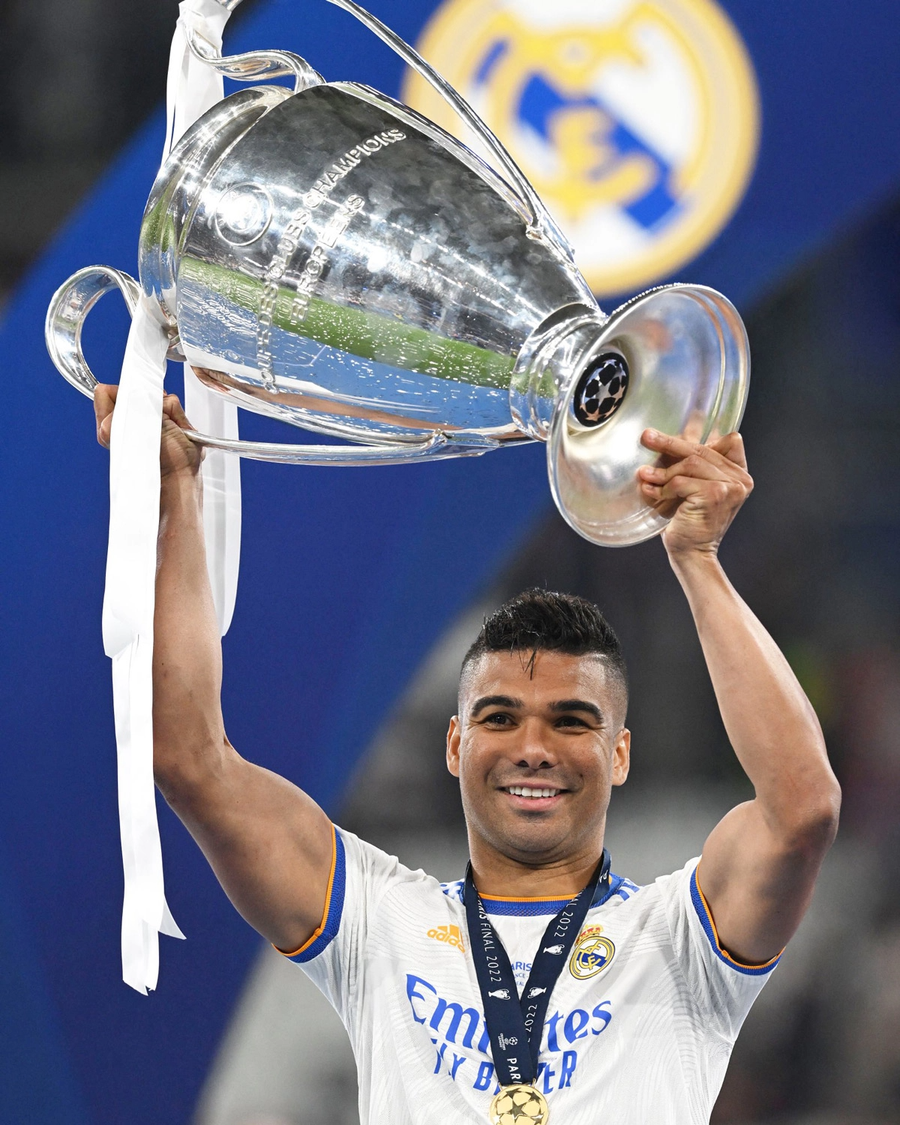Casemiro đã 5 lần vô địch Champions League khi thi đấu cho Real Madrid. Casemiro đã 5 lần vô địch Champions League khi thi đấu cho Real Madrid.